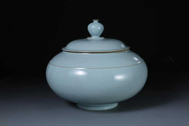 罐》范随州,王振芳《如意瓶》此外,河南省御宋司汝瓷有限公司杨聚斌