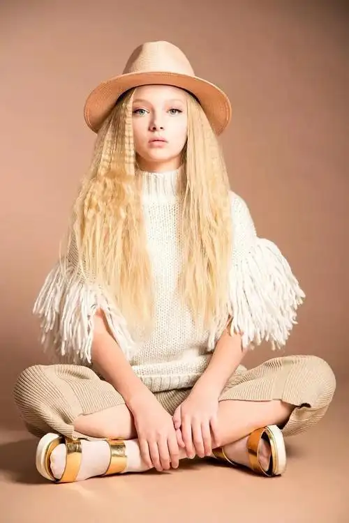 《猩球崛起3》的红毯,非常有冷艳的气势正如导演所说,这个小女孩前途