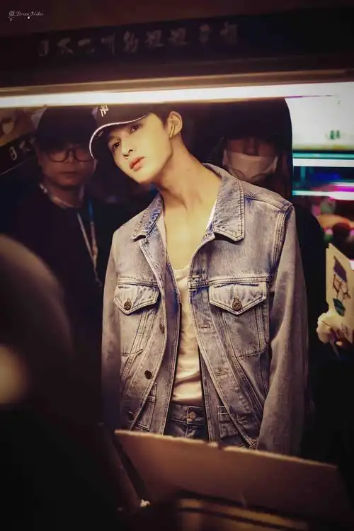 14 22:56:06留言☆☆☆  引用 〖姜钰《重生之雀神》成功签约影视