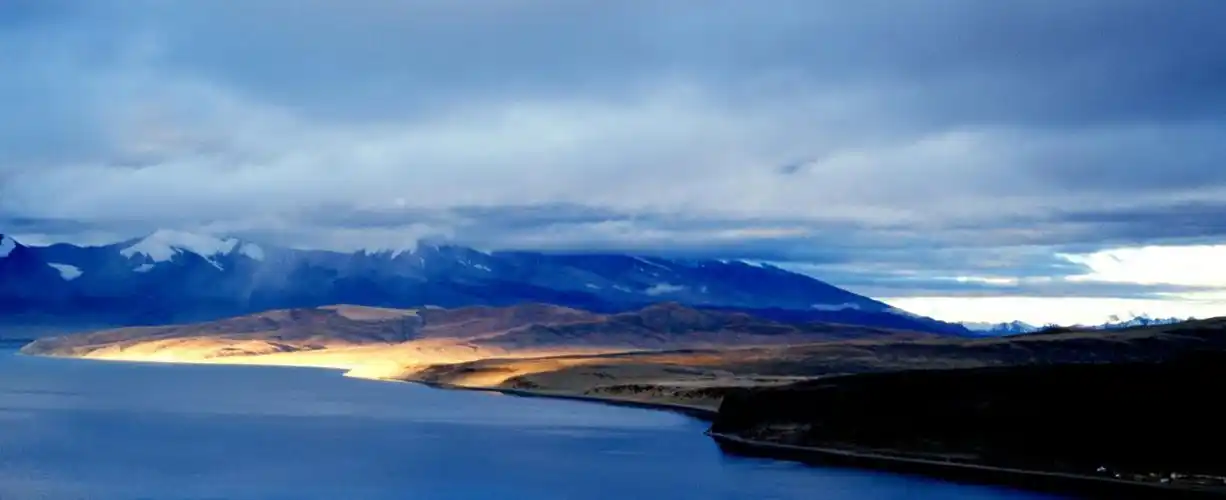 辽阔的大地一我的祖国(之一)