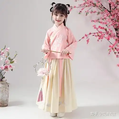 六一儿童节穿什么样的汉服可以显得像小朋友一样天真无邪