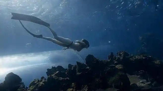 潜水美女合集,肤白貌美小姐姐,是多少男人心中的女神!