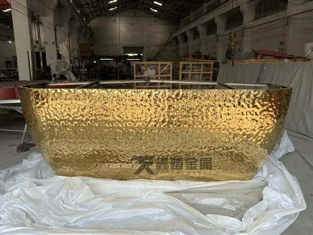 镜面钛金不锈钢水波纹吧台,接待台金属光泽有格调