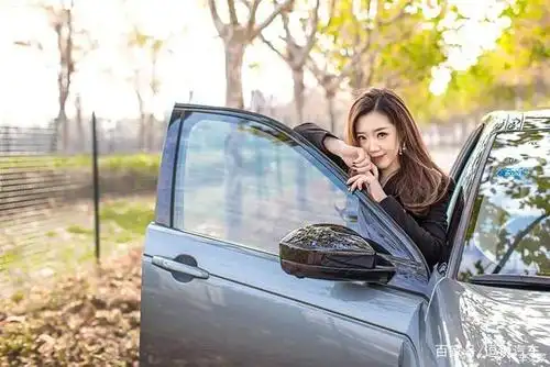 美女与路虎的亲密接触,车美人更美,你受得了吗?