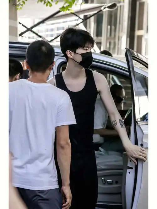 手臂上的纹身我好爱啊啊啊啊#少年感  #范丞丞