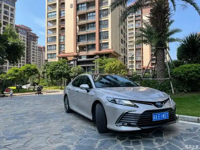 【图】小区里的一抹银光,凯美瑞欧泊银_凯美瑞论坛_汽车之家论坛