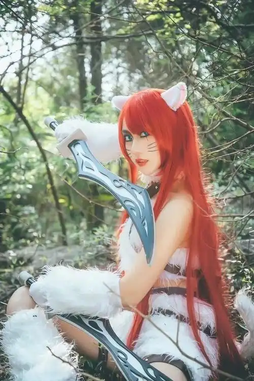 二次元cosplay美图英雄联盟卡特琳娜猫女腰线迷人