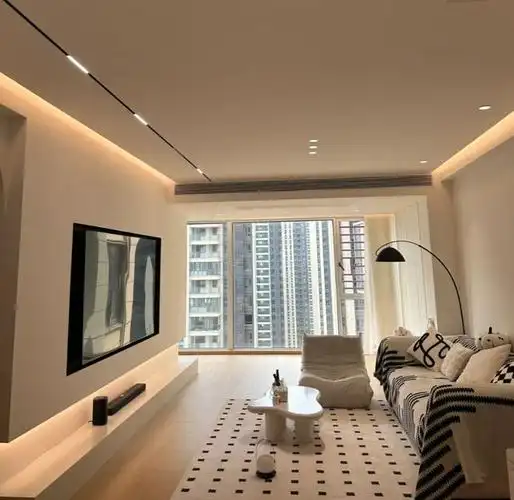 客厅吊顶,固然可以增加空间层次感,以及美观性,但也一定程度增加了