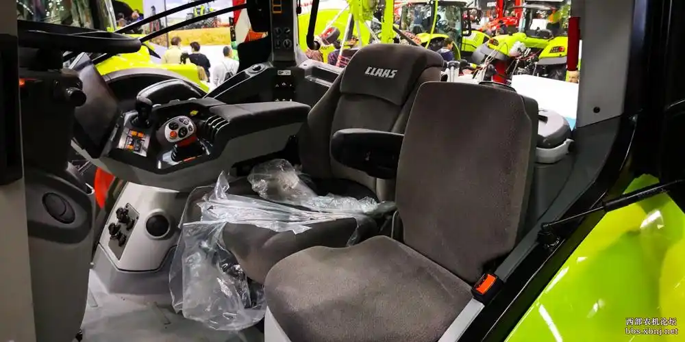 克拉斯推出标准型拖拉机旗舰机型——axion960拖拉机!