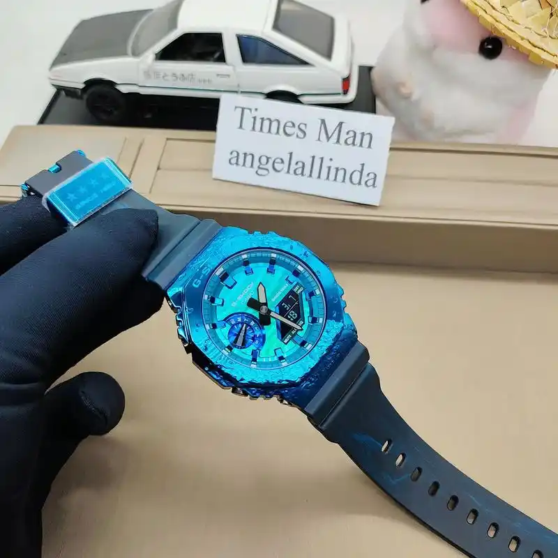 卡西欧40周年限量冰蓝精灵