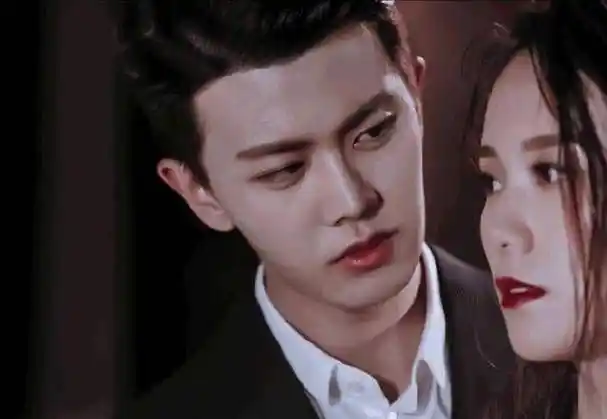 看到任嘉伦在《秋蝉》中的造型,网友:仿佛陆大人穿越了!