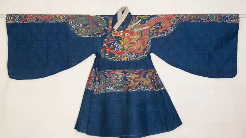 只有来孔子博物馆你才能看到全国唯一一件明代传世蟒衣