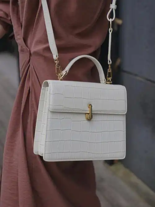 背上瘾了|轻松hold住各种场合的质感风琴包