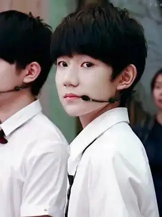 你喜欢的王源不完全是软萌系的