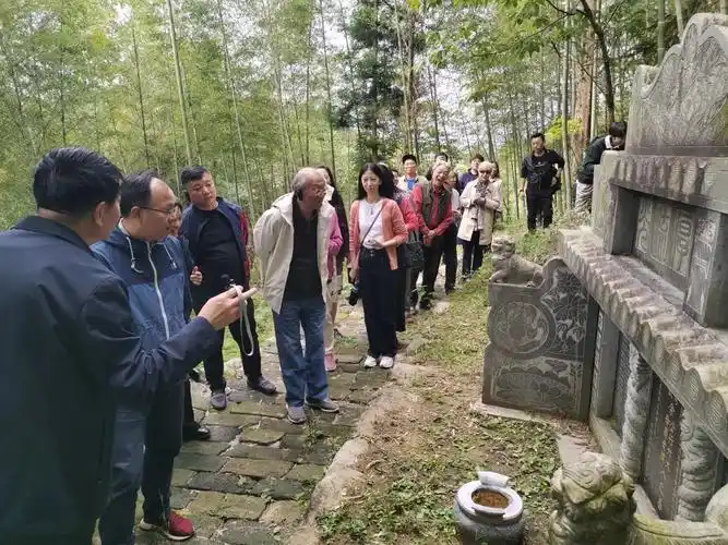 2023年10月参加余三胜和余叔岩(余派)艺术学术研讨会的专家参访余氏