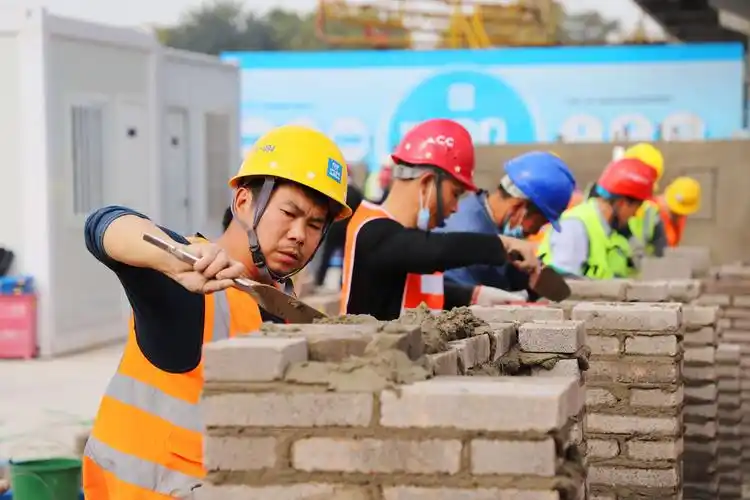 瓦刀赛尺准,抠字如印刷,这个工地"擂台"绝活不要太多!