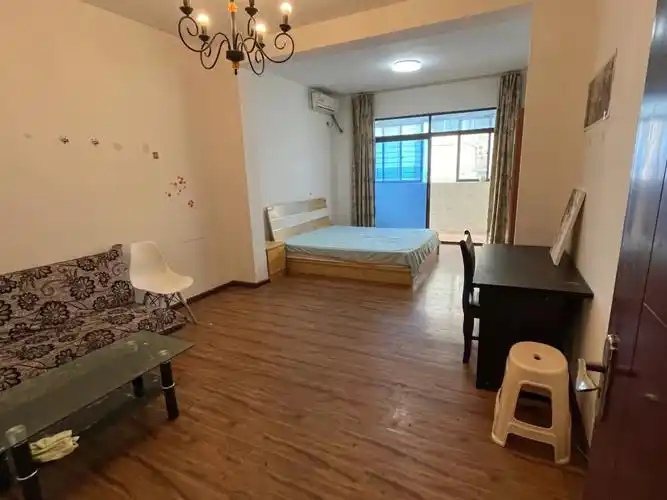 无中介2号线蜀汉路东30平超大房间带阳台