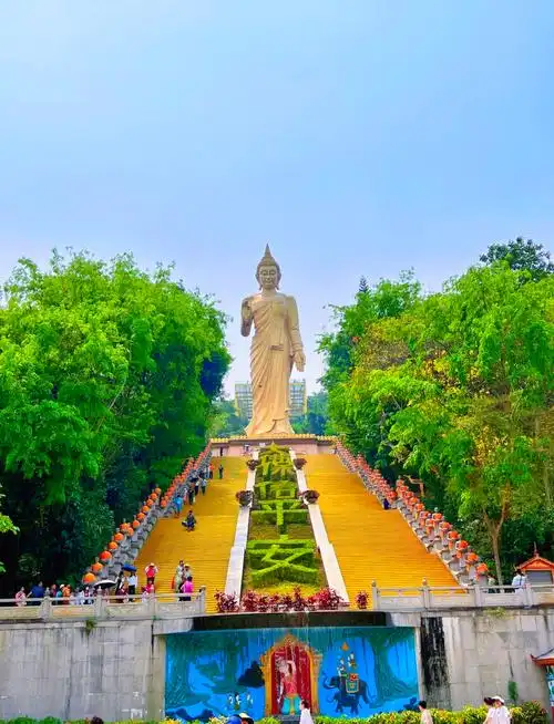 西双版纳勐泐大佛寺:必游的东南亚最大佛寺