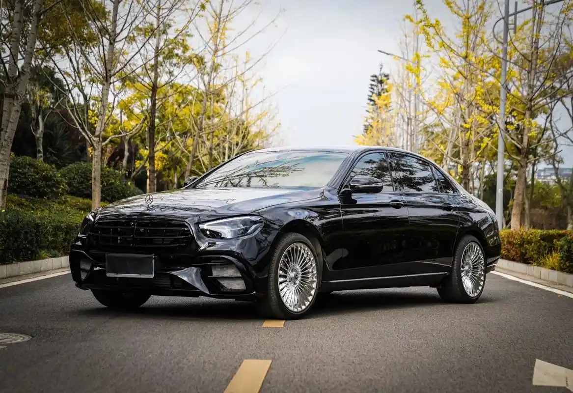 来自奔驰e级黑武士的压迫感