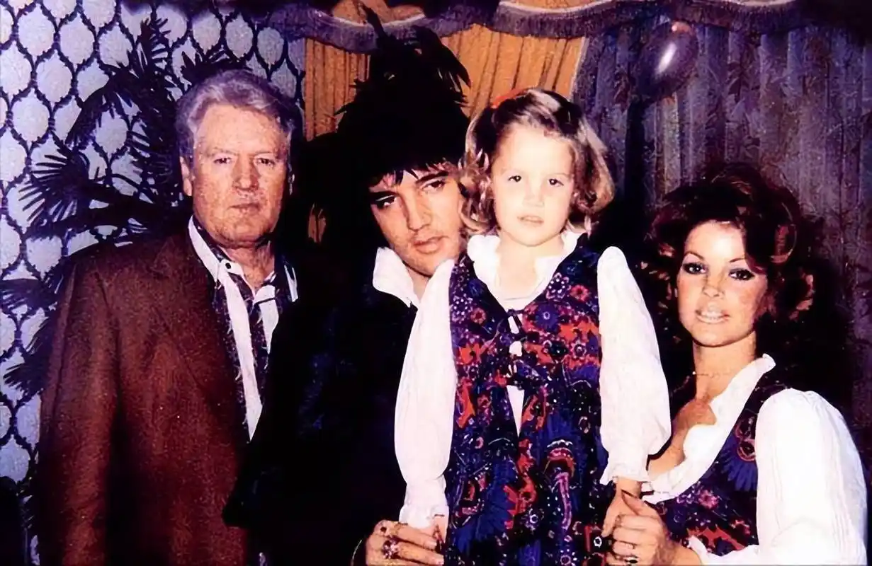 原创猫王独生女败光上亿家产四婚四离晚年落魄儿子自杀