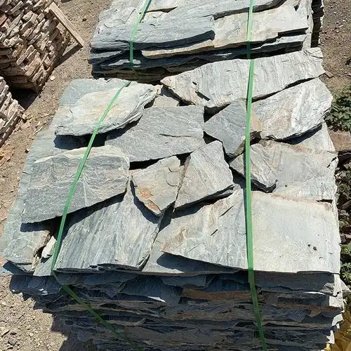 君拓批发天然绿色片石 铺地碎拼石材 园林人行路面不规则块石