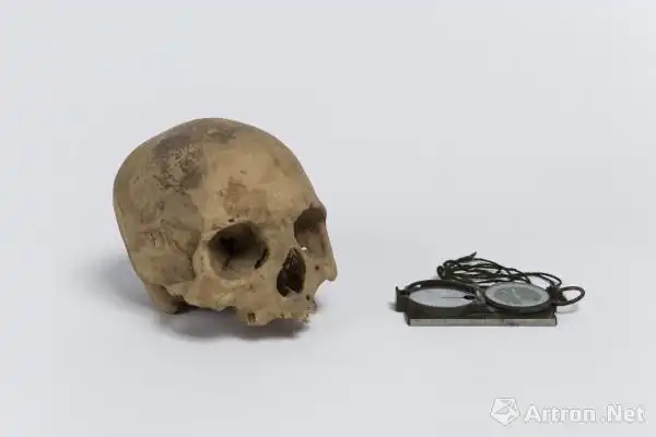 《楼兰时期女性头骨》 营盘遗址出土  杨茂源  1994年