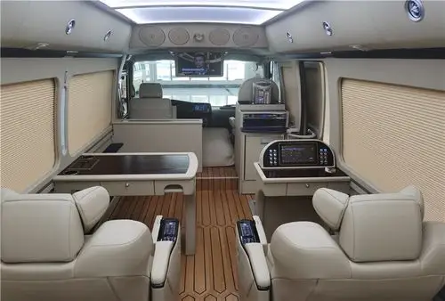 15座丰田柯斯达现车 考斯特配图文字