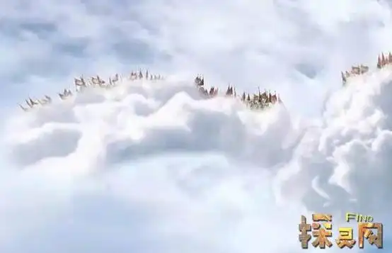 广东天空上出现6个天兵天将如神祇从天宫俯瞰人间视频2