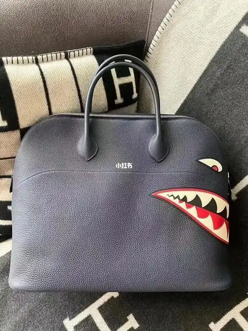 爱马仕bolide45鲨鱼包