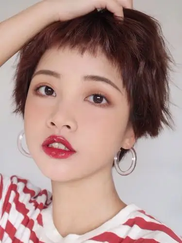 狗啃式刘海儿短发喜欢的赶紧收藏