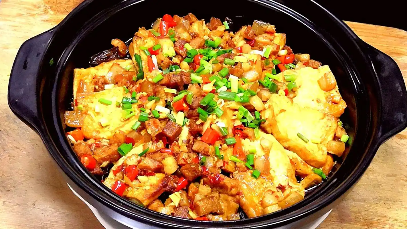 寒冬时节吃砂锅美食,超暖超美味!