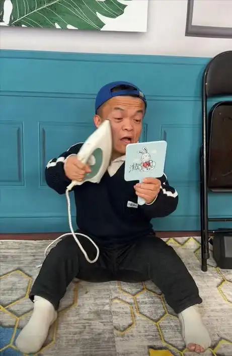 2米侏儒,不顾父母反对私奔,现状如何|张坤|女儿|关晓彤|杂技团|二婚