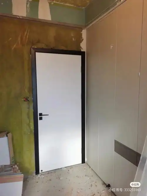 黑框白门终于完工没有想象的那么糟