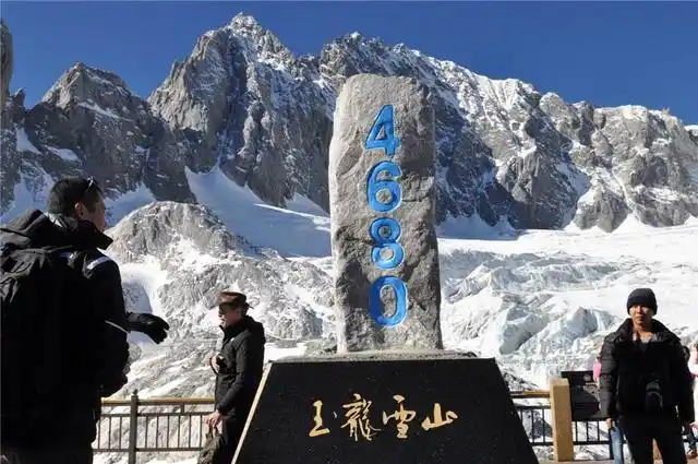 想要深度了解玉龙雪山吗?这篇旅游攻略,为您解锁丽江新玩法|蓝月谷|云