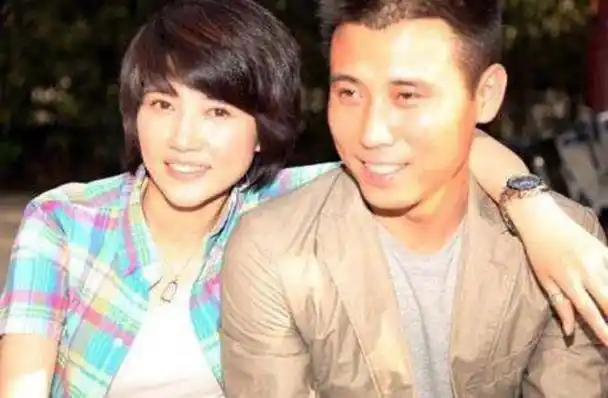 歌手李乃文个人资料 黄曼和李乃文图片 - 歌词译