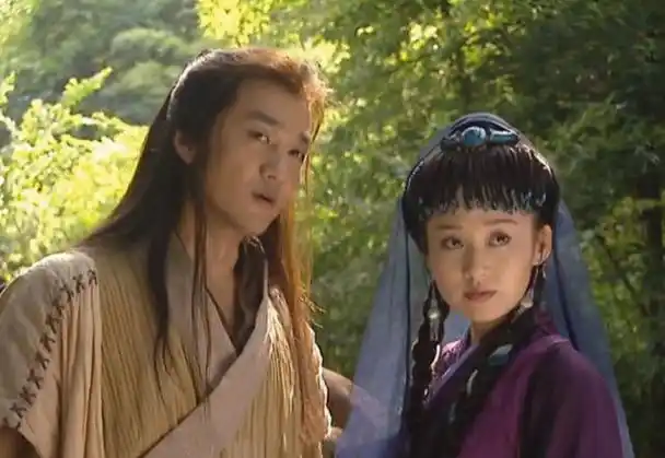 笑傲江湖里,这四个原因让任盈盈爱上令狐冲,有情人终成眷属|岳不群