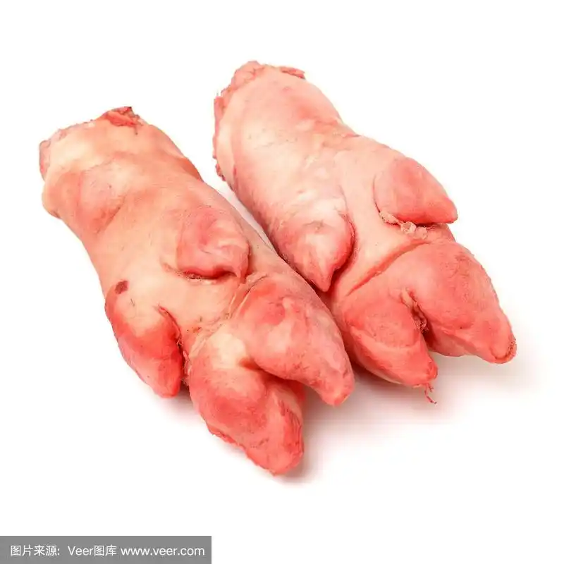 白背景上的生猪腿