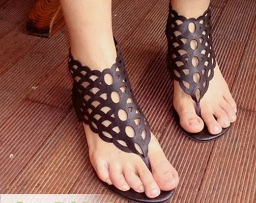 petals leather straps price