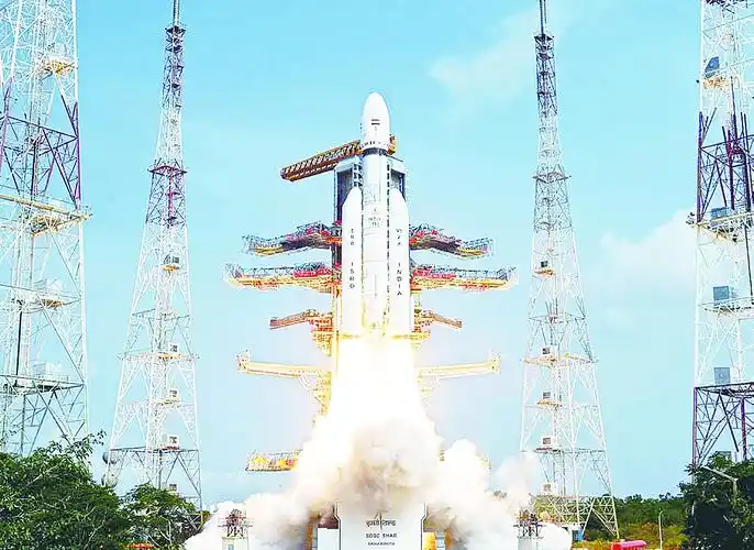 lvm-3运载火箭"太空"网站介绍称,lvm-3运载火箭此前的2次验证飞行和5