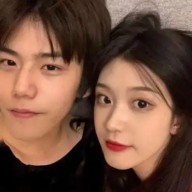 2022最潮情头真人高清潮流情头像情侣双人两张图片