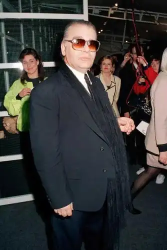 老佛爷 karl lagerfeld 卡尔·拉格斐有什么有趣的故事?或者励志史?