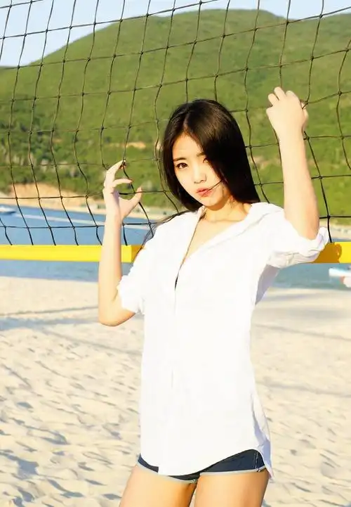 90后女孩可乐vicky,神似刘亦菲,曾经还是运动员