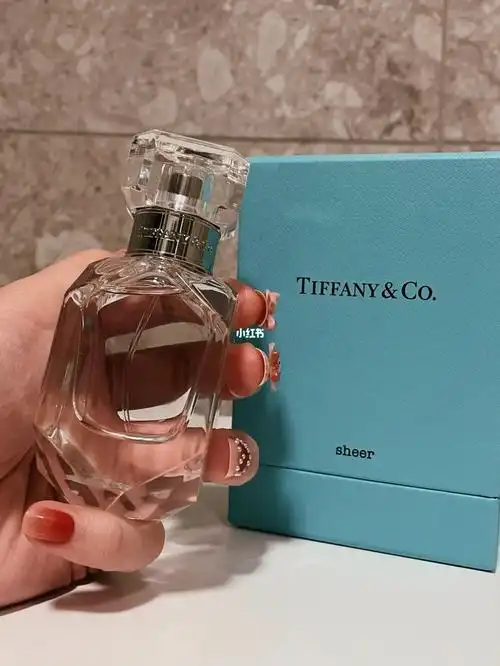 07圣诞节要到了男朋友送了我心心念念的tiffany sheer淡香水这款