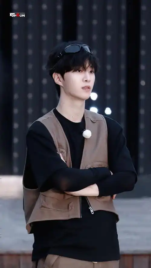 范丞丞超话可爱又巨星的一天@范丞丞adam0616#奔跑吧范丞丞##范丞丞