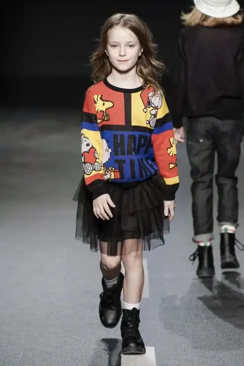 202122秋冬童装毛衫款式艺术更加生活化俏皮时尚在线