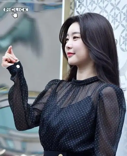 朴素珍 "好像吃了防腐剂被放在保鲜盒里般的美貌"