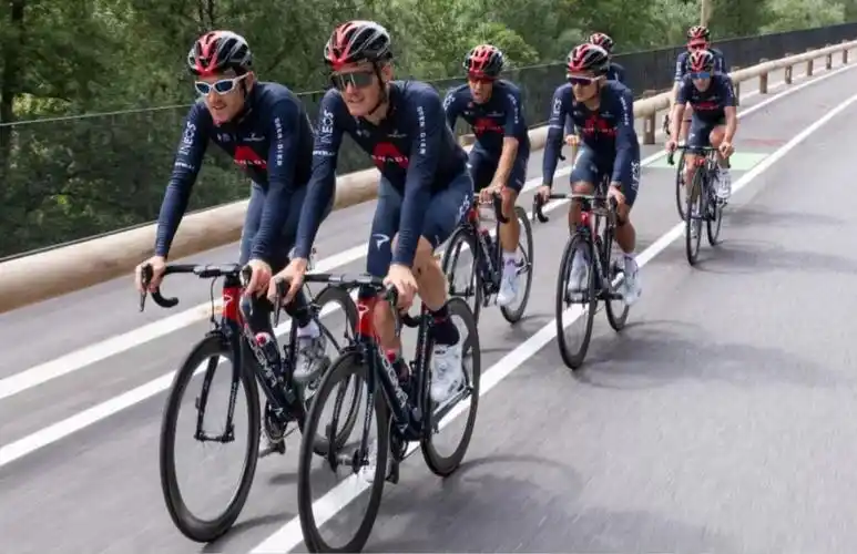 在英力士车队和castelli合作的五年期间,车队一共赢得了七场大环赛