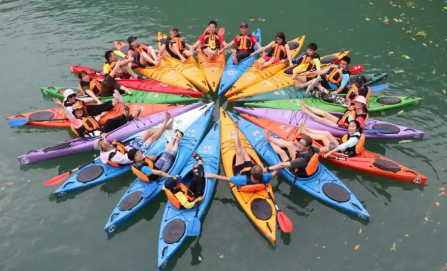 夏季水上团建体育类团建--皮划艇团建