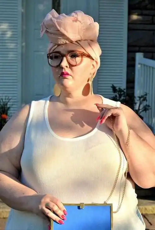 肥胖女孩不再自卑,用超大码身材,变身时尚美人