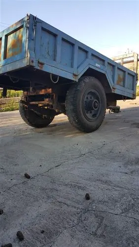 卖四轮拖斗液压翻斗(3米×1.8米×0.5米)